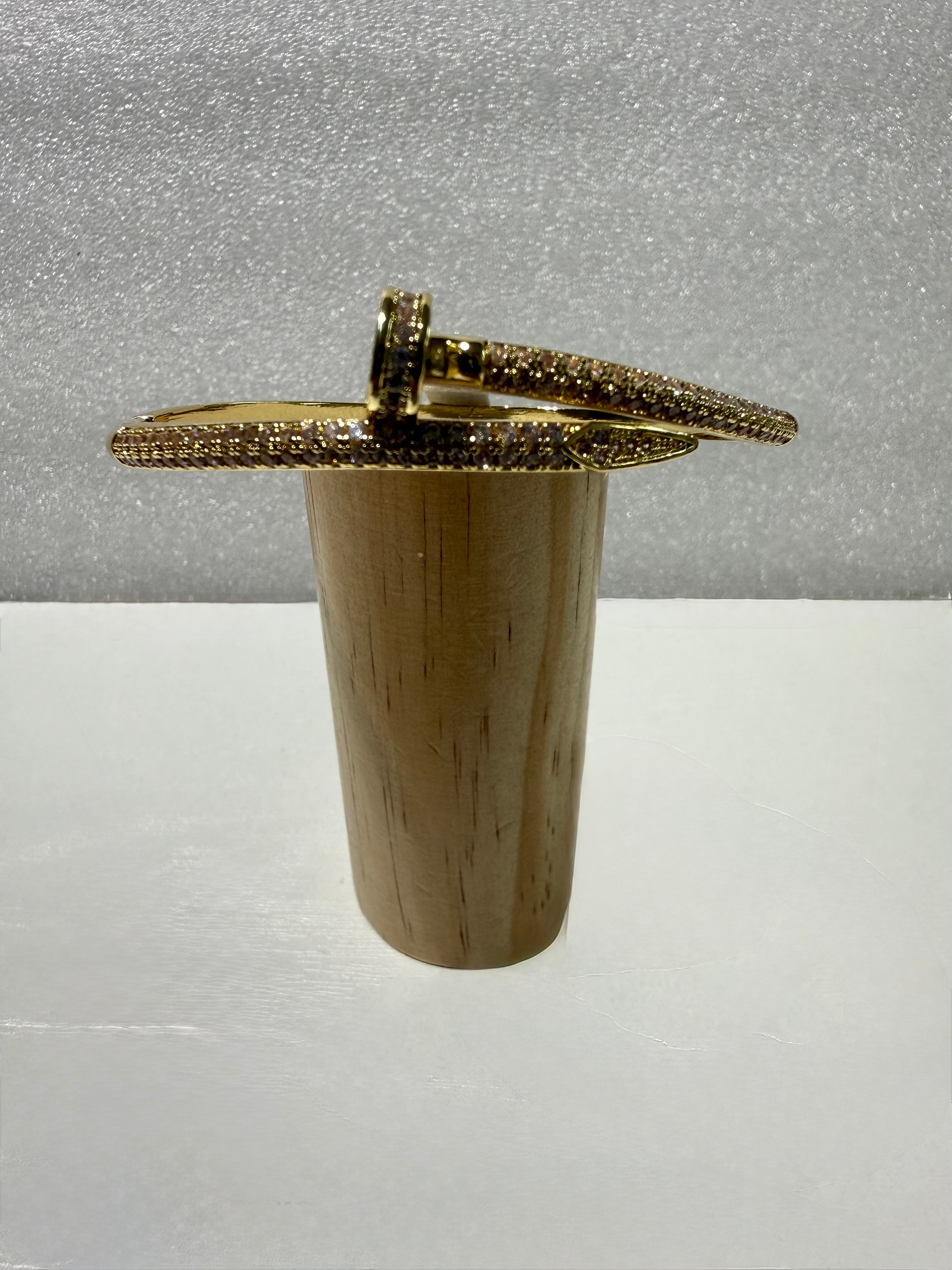Pulsera clavo con  zirconia
