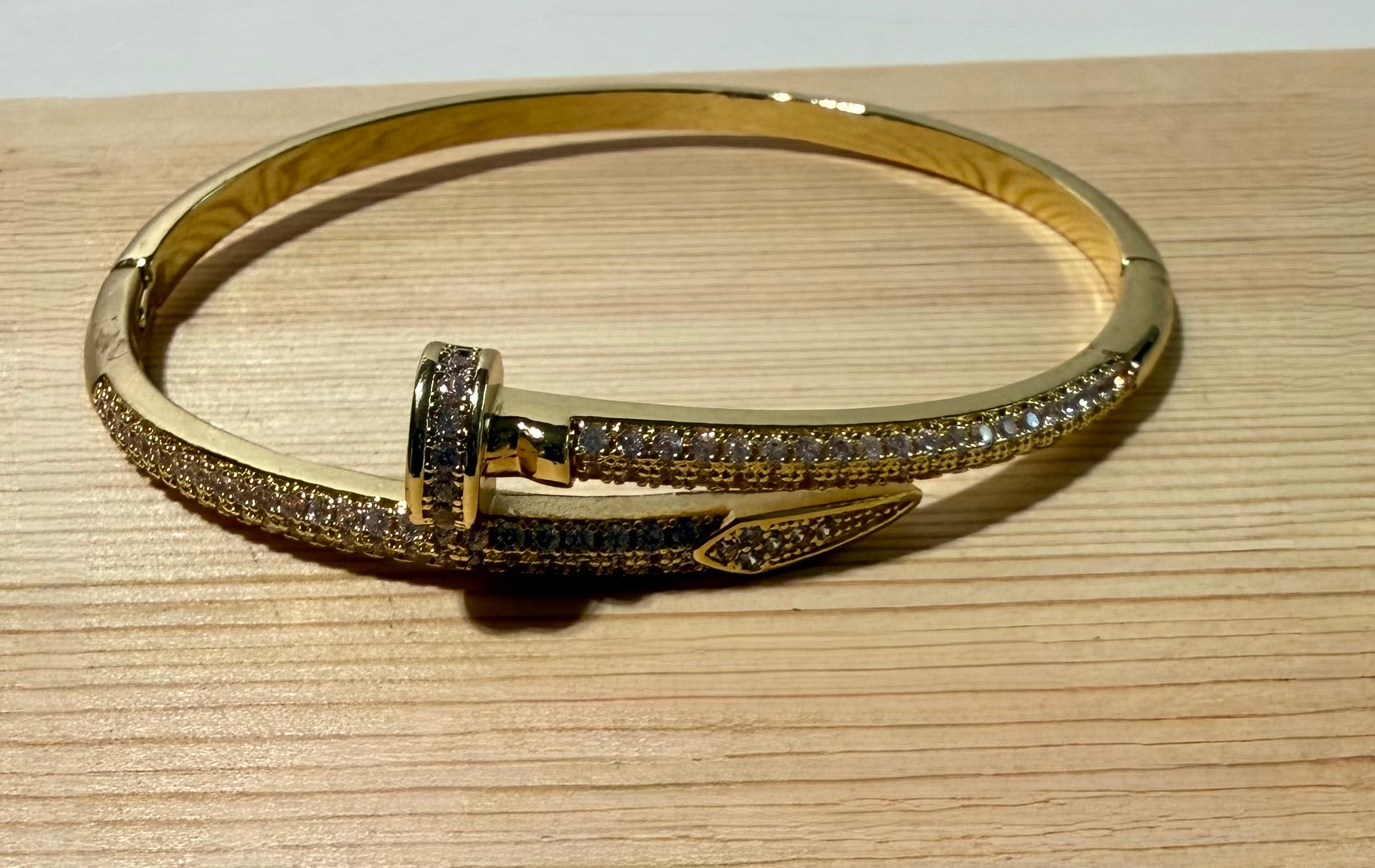 Pulsera clavo con  zirconia