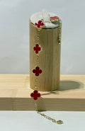 Pulsera flor de trébol roja.
