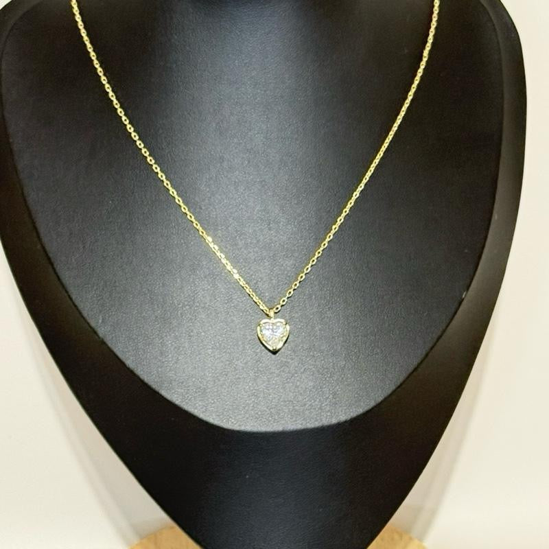 Heart Pendant Necklace in Gold Plated Chain with Elegant Heart-Shaped Dije for Everyday Wear