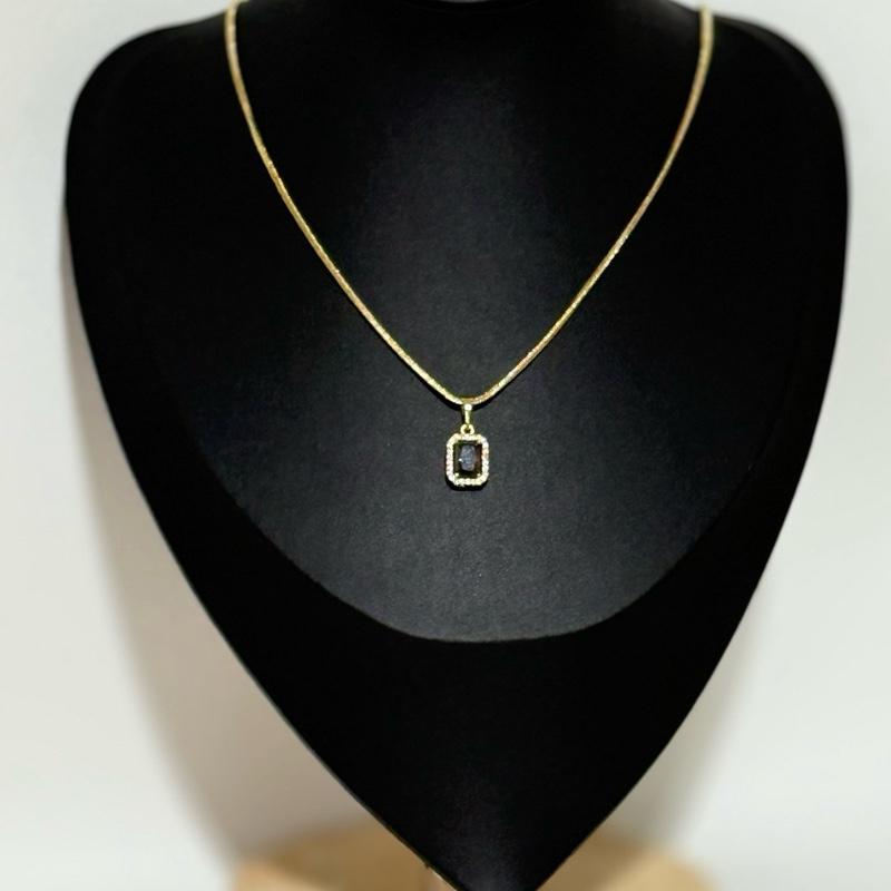 Elegant Gold-Tone Necklace 17..5” with Rectangular Pendant Featuring Stone Perfect